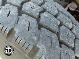 H27年　エルフ 3ｔ 低床 深ダンプ