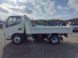 H30年　デュトロ 3ｔ 低床 強化ダンプ　AT車