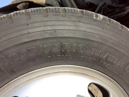 H27年　エルフ 3ｔ 低床 深ダンプ