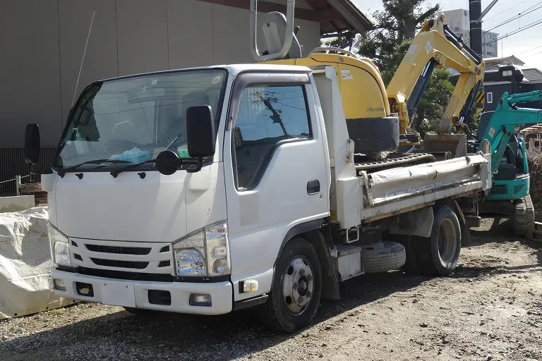 仕事ですぐに使えるダンプを探している方