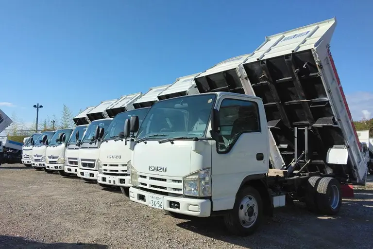 小型ダンプを中心に、豊富な選択肢から選びたい方